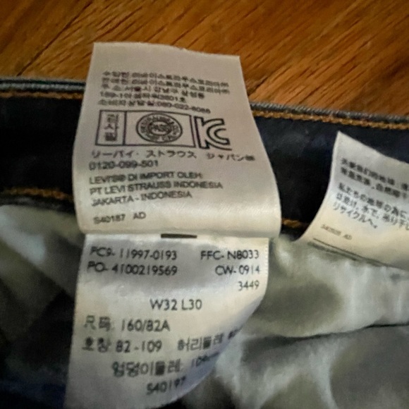 Womens Levi’s jeans - Picture 4 of 5
